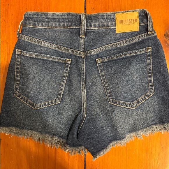 Hollister women’s denim short - Picture 4 of 5